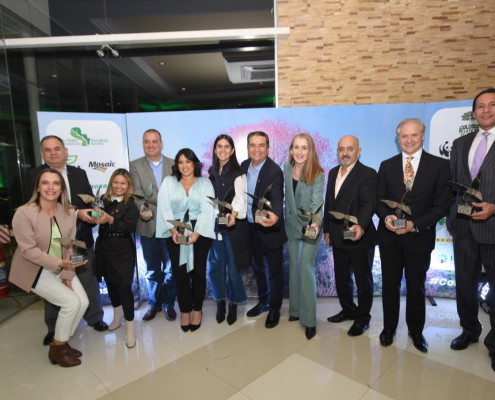 Noche de Premiación Colosos de la Tierra