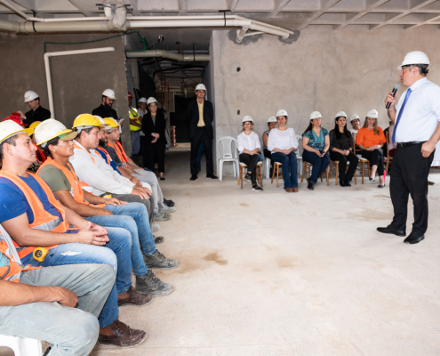 Trabajadores recibieron certificación por sus conocimientos y aptitudes como auxiliares de albañilería.