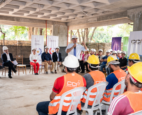 Trabajadores recibieron certificación por sus conocimientos y aptitudes como auxiliares de albañilería.